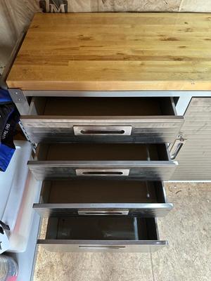 VERY NICE TOOL CHEST/WORKBENCH ON LOCKING CASTERS