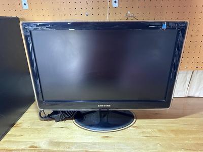 DELL POWEREDGE XENON PROCESS SERVER AND A SAMSUNG MONITOR