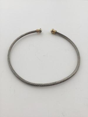Unmarked fashion bib necklace