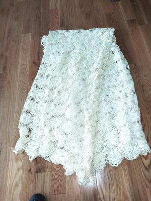 LARGE LACE LIKE TABLECLOTH