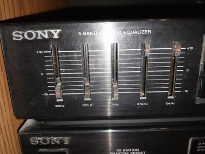VINTAGE SONY STEREO SYSTEM IN CABINET WITH TOWER SPEAKERS