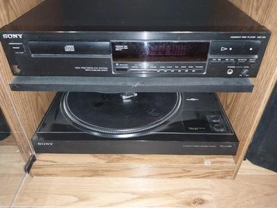 VINTAGE SONY STEREO SYSTEM IN CABINET WITH TOWER SPEAKERS