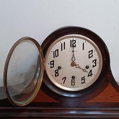 LOT 165: The New Haven Clock Company Mantel Clock with Key
