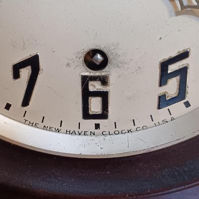 LOT 165: The New Haven Clock Company Mantel Clock with Key