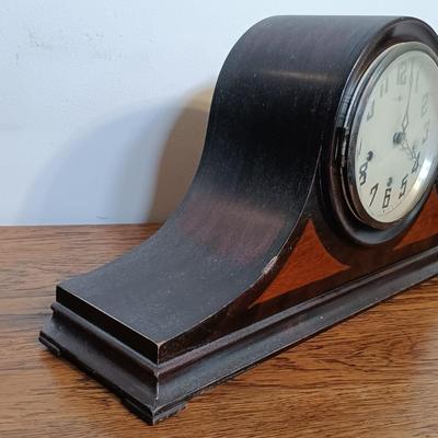 LOT 165: The New Haven Clock Company Mantel Clock with Key