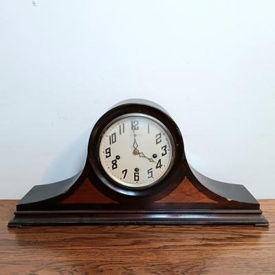 LOT 165: The New Haven Clock Company Mantel Clock with Key