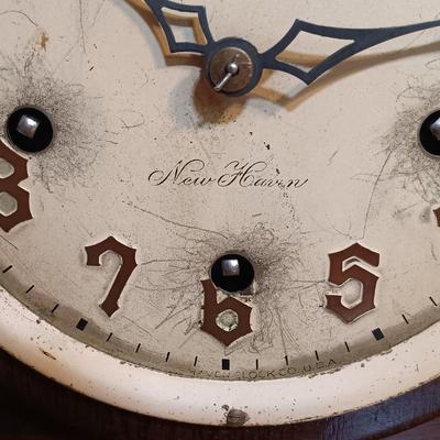 LOT 166: The New Haven Clock Company Mantel Clock