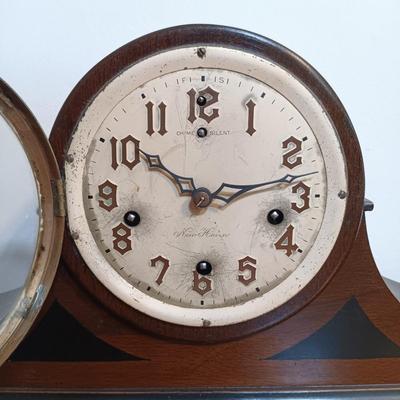 LOT 166: The New Haven Clock Company Mantel Clock