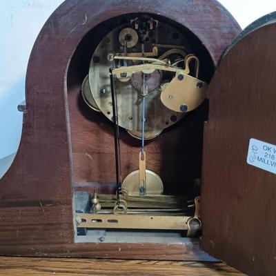 LOT 166: The New Haven Clock Company Mantel Clock