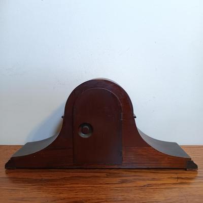 LOT 166: The New Haven Clock Company Mantel Clock