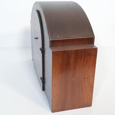 LOT 169: Plymouth Vintage 40s Mantel Clock