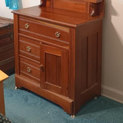 LOT 173: Vintage Wash Stand with Mirror