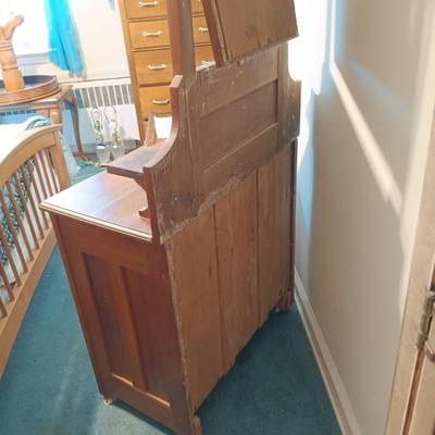 LOT 173: Vintage Wash Stand with Mirror