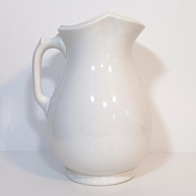 LOT 177: W.H. Grindley Royal Ironstone China Wash Basin with K.T. & K. Pitcher