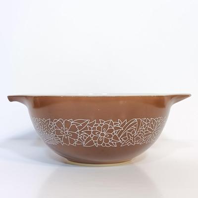 LOT 179: Vintage Pyrex Woodland Cinderella Mixing Bowl Set