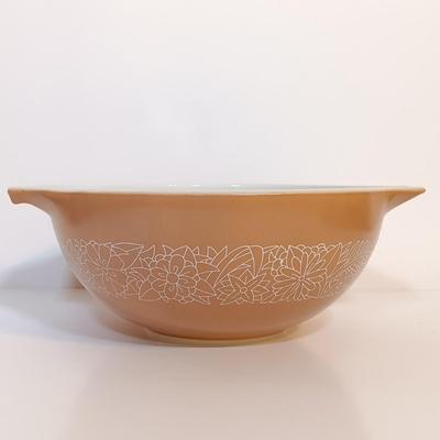 LOT 179: Vintage Pyrex Woodland Cinderella Mixing Bowl Set