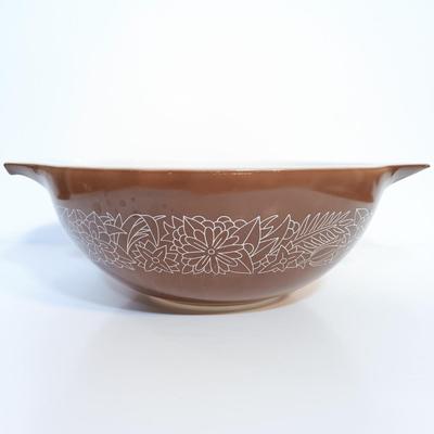 LOT 179: Vintage Pyrex Woodland Cinderella Mixing Bowl Set