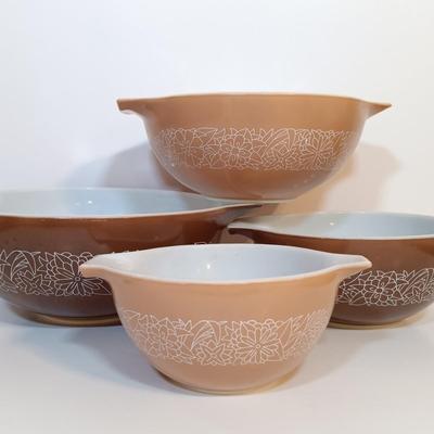 LOT 179: Vintage Pyrex Woodland Cinderella Mixing Bowl Set