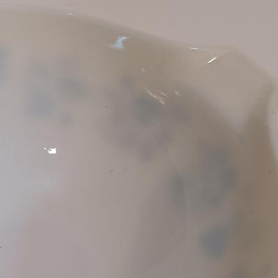 LOT 180: Vintage Pyrex Yellow & Black Gooseberry Cinderella Mixing Bowl Set