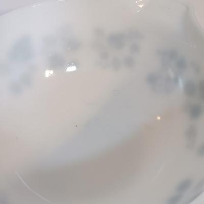 LOT 180: Vintage Pyrex Yellow & Black Gooseberry Cinderella Mixing Bowl Set