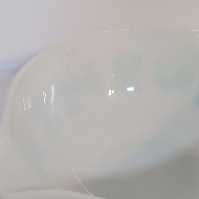 LOT 181: Vintage Pyrex Amish Butterprint Cinderella Mixing Bowl Set