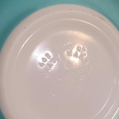 LOT 181: Vintage Pyrex Amish Butterprint Cinderella Mixing Bowl Set