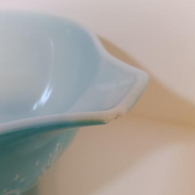 LOT 181: Vintage Pyrex Amish Butterprint Cinderella Mixing Bowl Set