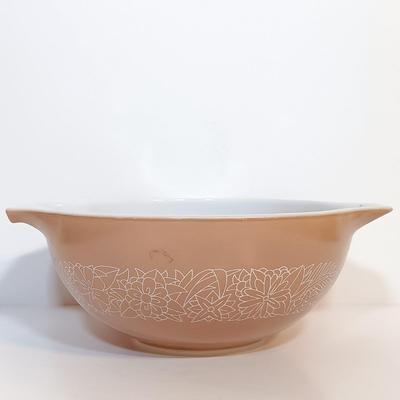 LOT 182: Vintage Pyrex Woodland Cinderella Mixing Bowl Set