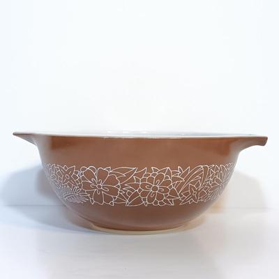 LOT 182: Vintage Pyrex Woodland Cinderella Mixing Bowl Set