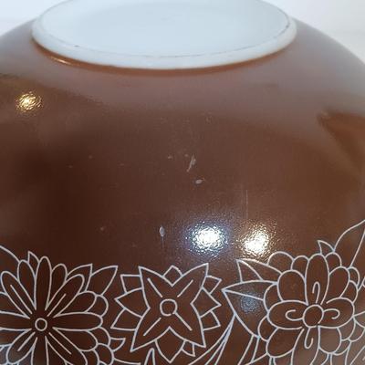 LOT 182: Vintage Pyrex Woodland Cinderella Mixing Bowl Set