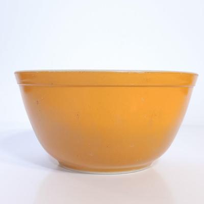 LOT 183: Vintage Pyrex Reverse Primary Mixing Bowl Set