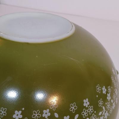 LOT 184: Vintage Pyrex Avocado Spring Blossom Cinderella Mixing Bowl Set