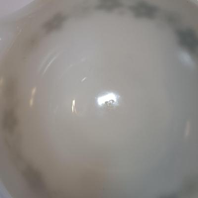 LOT 184: Vintage Pyrex Avocado Spring Blossom Cinderella Mixing Bowl Set
