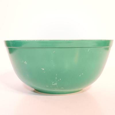 LOT 185: Vintage Pyrex Primary Colors Mixing Bowl Set