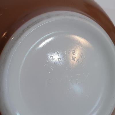 LOT 186: Vintage Pyrex Early American Cinderella Mixing Bowl Set