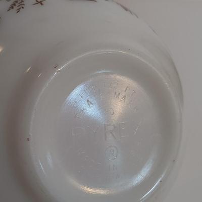 LOT 186: Vintage Pyrex Early American Cinderella Mixing Bowl Set