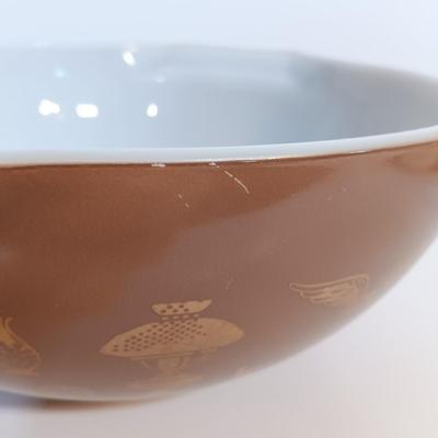 LOT 186: Vintage Pyrex Early American Cinderella Mixing Bowl Set