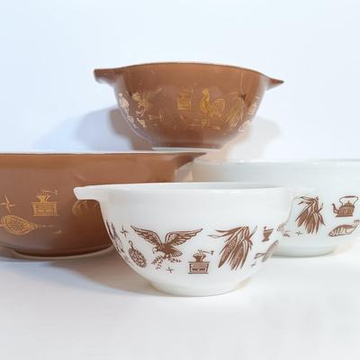 LOT 186: Vintage Pyrex Early American Cinderella Mixing Bowl Set