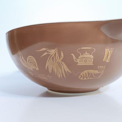 LOT 186: Vintage Pyrex Early American Cinderella Mixing Bowl Set
