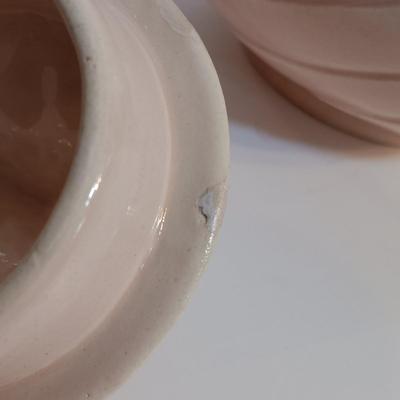 LOT 188: Shawnee Pottery Bud Vase Rooster, Hull Art Pink Magnolia Teapot & Pottery Fruit Basket Serving Bowl