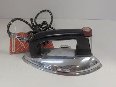 Vintage General Mills GM 1B Betty Crocker Tru Heat Clothing Iron Untested #2