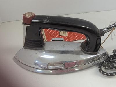 Vintage General Mills GM 1B Betty Crocker Tru Heat Clothing Iron Untested #2