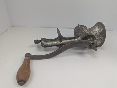 Vintage Universal No. 2 Meat Grinder & Food Chopper LF&C New Britain Conn USA #4