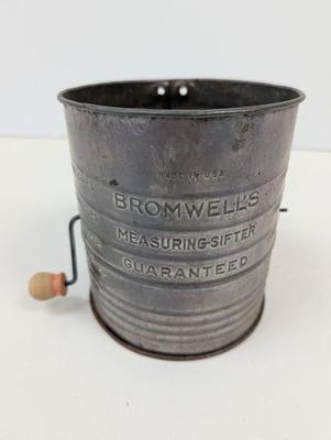 Vintage Bromwell's 5-Cup Measuring-Sifter With Wood Knob Handle USA