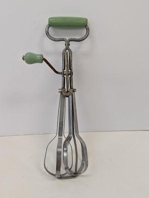 Edlund Co. Vintage Egg Beater Green Wood Handle Rotary Hand Mixer Burlington VT