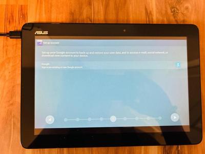 FACTORY RESET 10" ASUS TABLET WITH CASE AND CHARGER