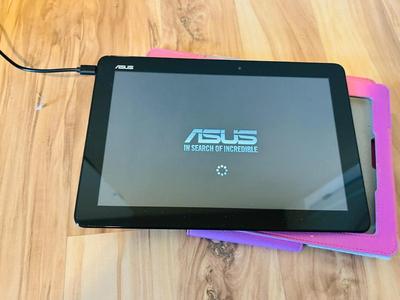 FACTORY RESET 10" ASUS TABLET WITH CASE AND CHARGER