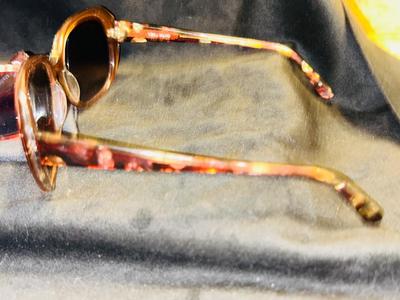 +2.50 READING SUNGLASSES AND VERA WANG SUNGLASSES