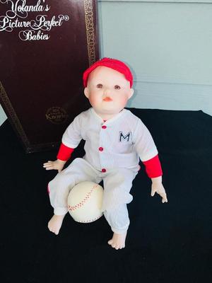 LITTTLE BABY BASEBALL PLAYER