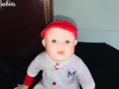 LITTTLE BABY BASEBALL PLAYER